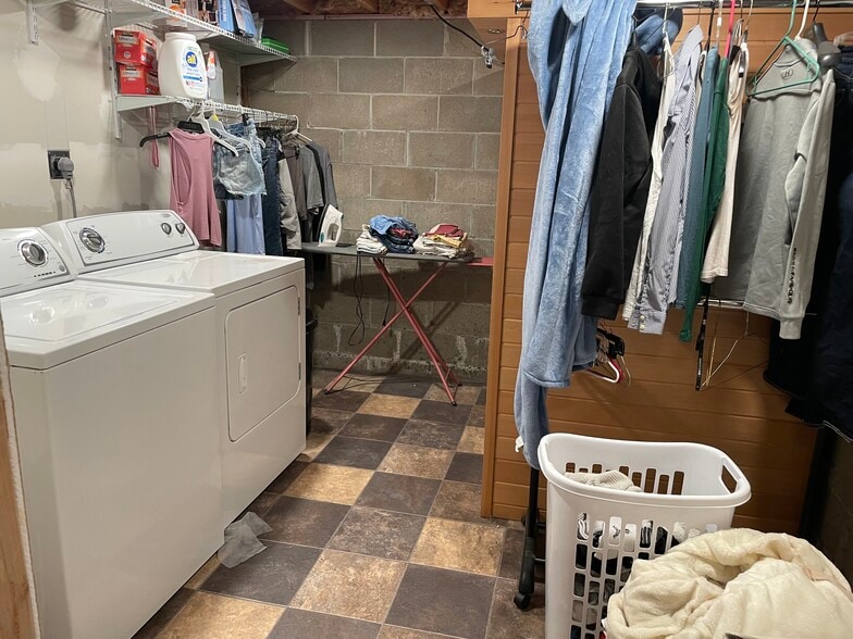 Laundry room - 10909 Russell Ave S