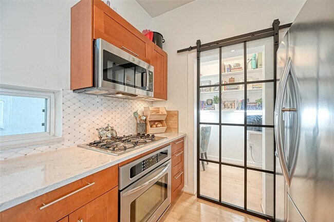 Building Photo - 5628 Kiam St