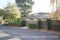 Building Photo - 166 Castillion Terrace