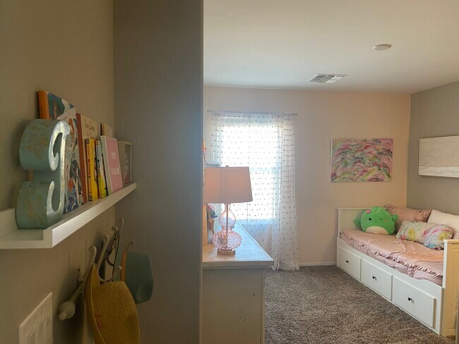 Building Photo - 9095 Blue Saguaro St