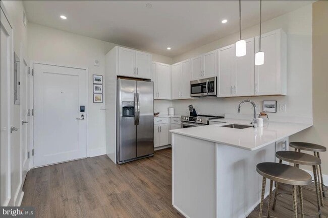 Building Photo - 150 S Independence Mall W