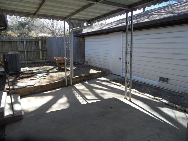 Building Photo - 7033 Kingsbury Dr