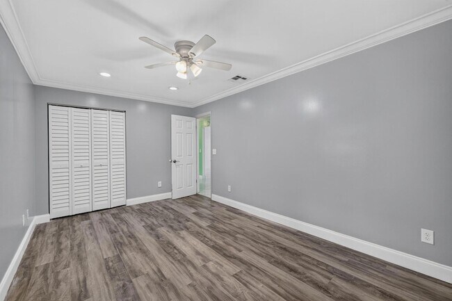 Building Photo - 2101 SE Bisbee St