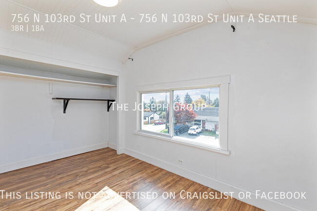 Building Photo - Fantastically located 3 bed in North Seattle