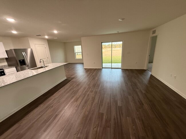 Building Photo - 2555 NW 23rd Ave