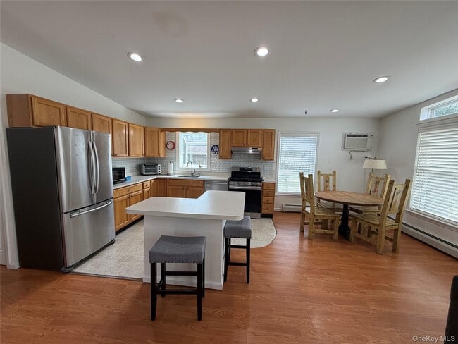 Building Photo - 112 Scott St