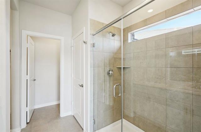 Building Photo - 517 Clover Crk Dr