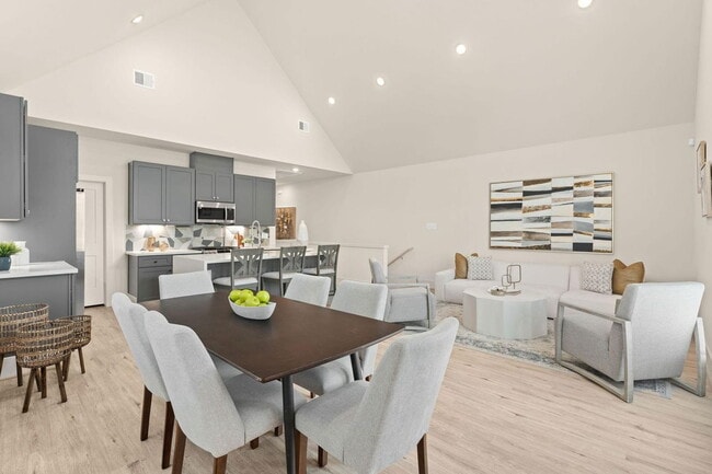 Building Photo - 1042 Homer St