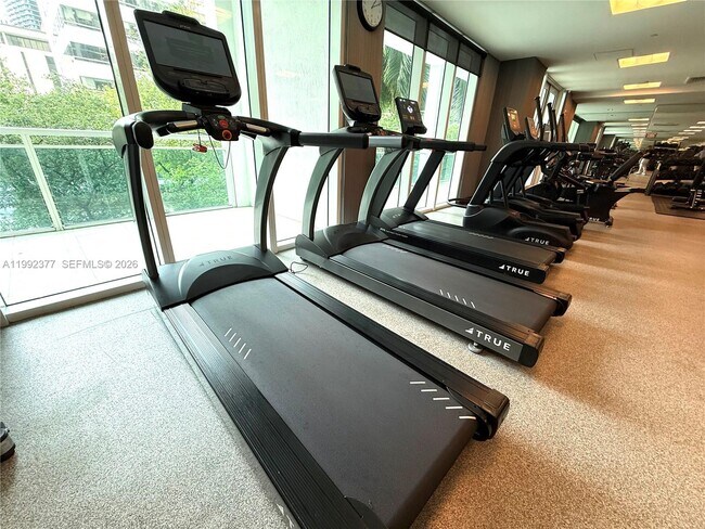 Building Photo - 951 Brickell Ave