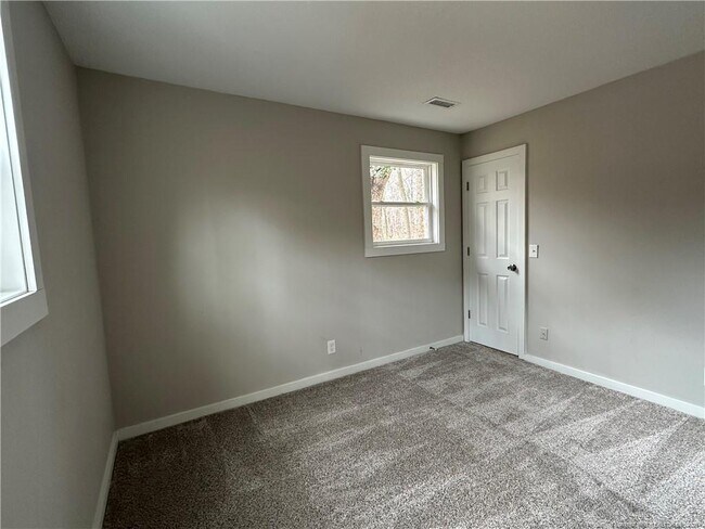 Building Photo - 304 Rangoon Ct