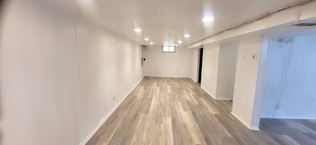 Building Photo - 2008 N Anthony Blvd