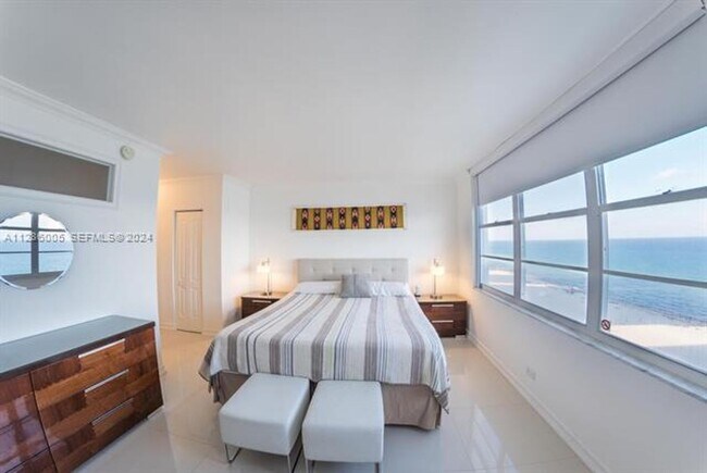 Building Photo - 5601 Collins Ave