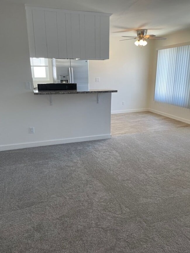 Building Photo - Spacious 2 Bedroom Unit in Huntington Beach
