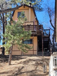 Building Photo - FULLY FURNISHED CABIN ARROWBEAR