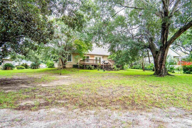 Building Photo - 1490 Chalet Pl