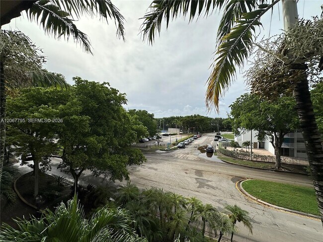 Building Photo - 1800 Sans Souci Blvd