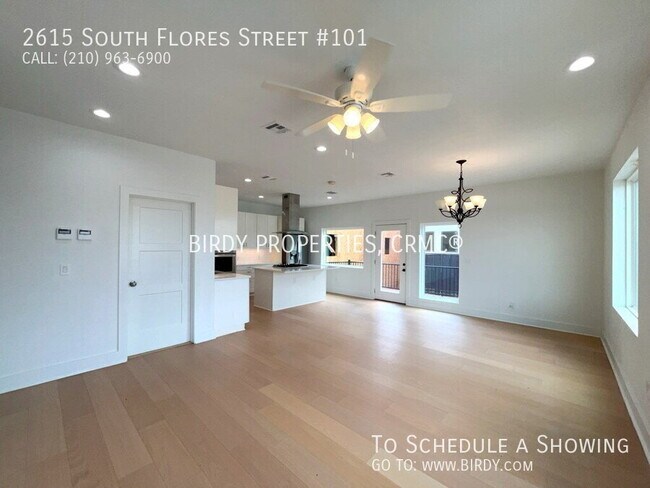 Building Photo - 2615 S Flores St