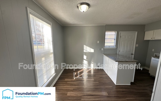 Building Photo - 3366 Eastport Cove