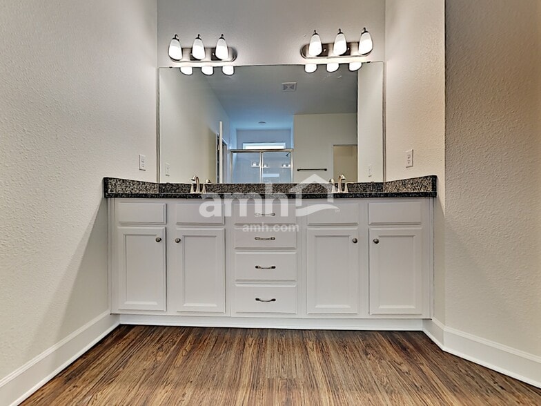 Building Photo - 5843 Hampton Creek Rd
