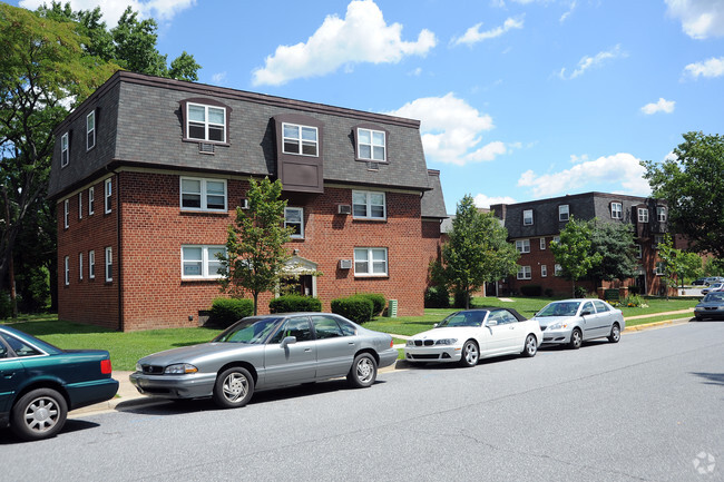 Primary Photo - University Garden Apartments