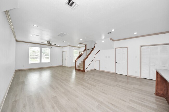 Building Photo - 5947 Southseas St