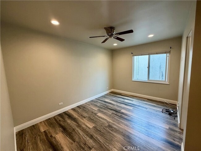 Building Photo - 327 3rd St