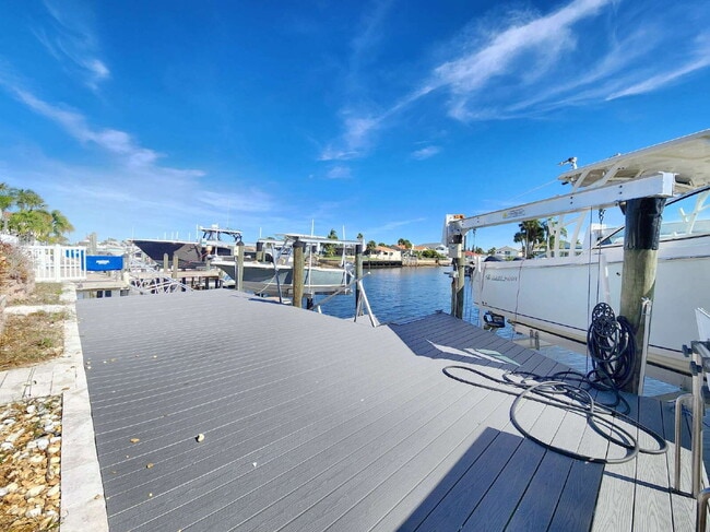 Building Photo - "3-Bed, 3-Bath Gem in New Port Richey with 2,233 Sq Ft of Living Space!"