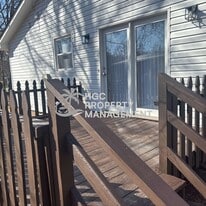 Building Photo - 404 Miles St