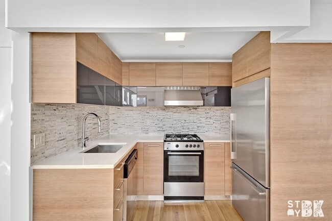 Building Photo - 333 Greene Ave