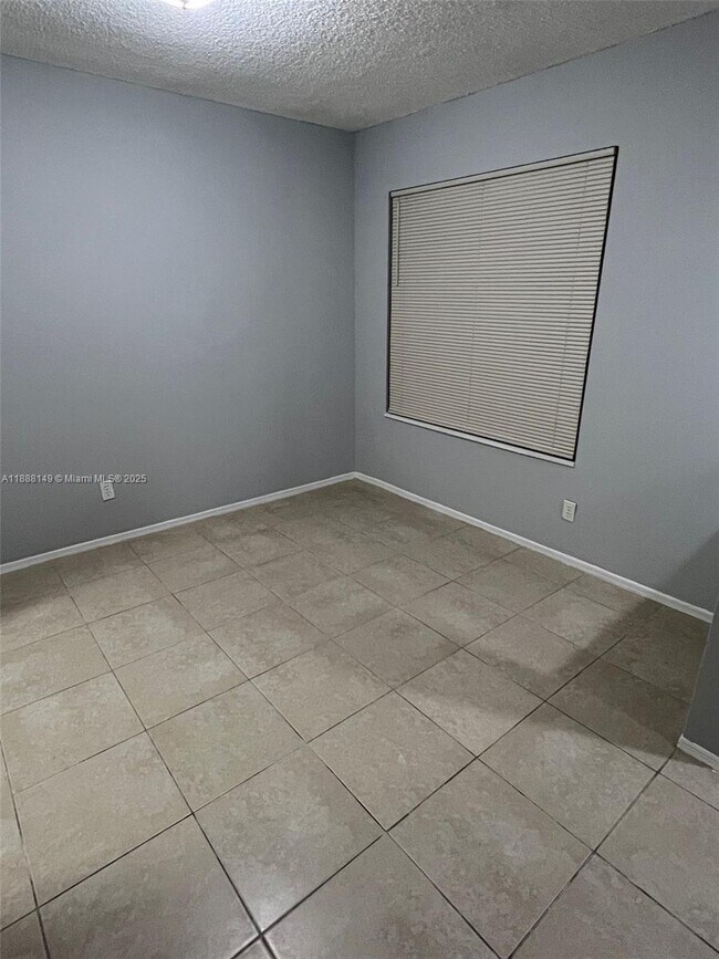 Building Photo - 10521 SW 158th Ct
