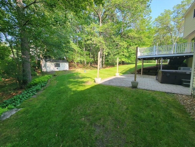 Building Photo - Beautiful Single-Family Home Litchfield NH for Rent