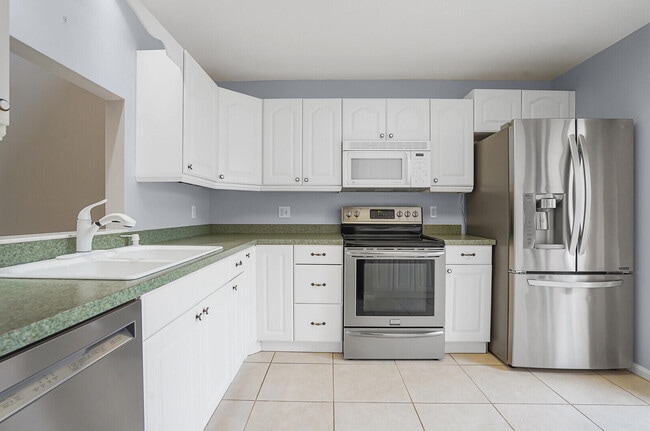 Building Photo - 12712 Spinnaker Ln