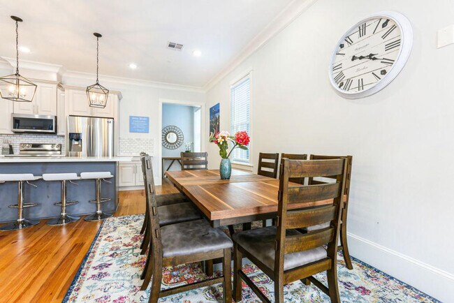 Building Photo - 1218 Carondelet St