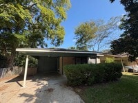 Building Photo - 913 Babylon Rd