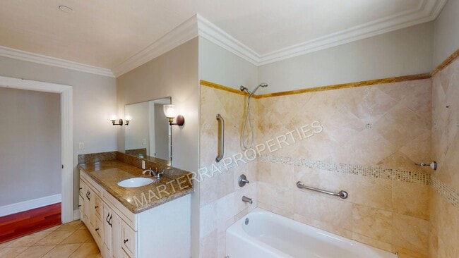 Building Photo - Charming 4-Bedroom Home in Wilshire Park H...