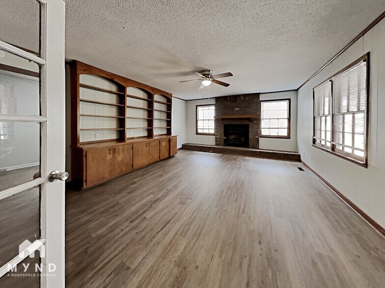 Building Photo - 1830 20th Ave