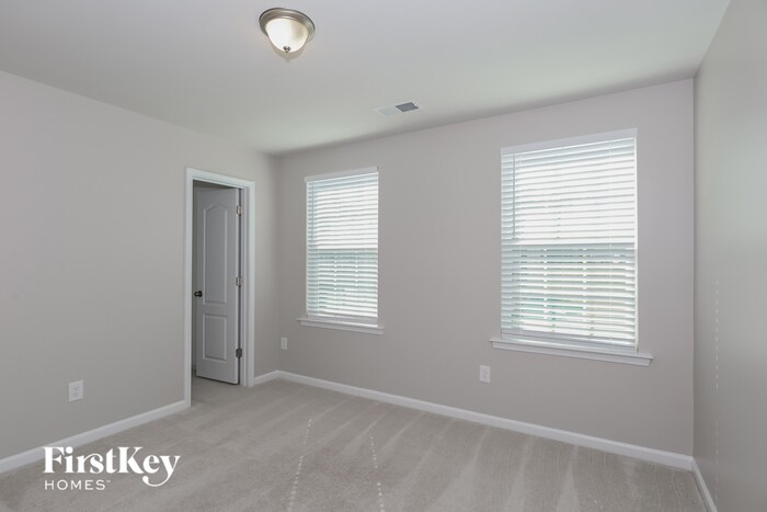 Building Photo - 16021 Pela Croix Dr