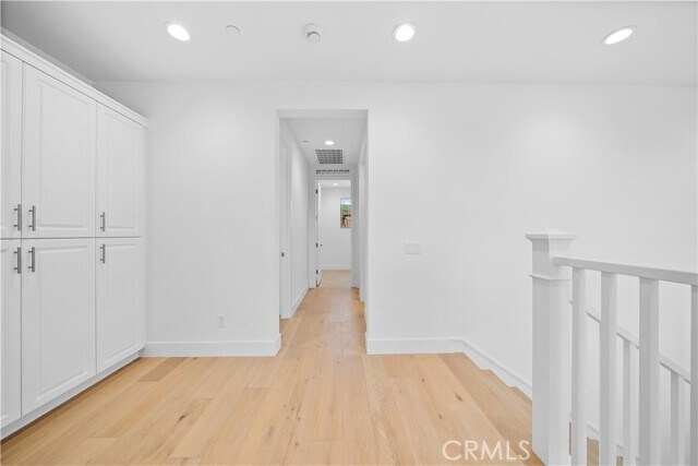 Building Photo - 206 Collino
