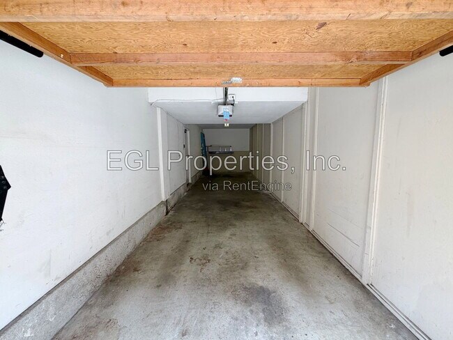 Building Photo - 18146 American Beauty Dr