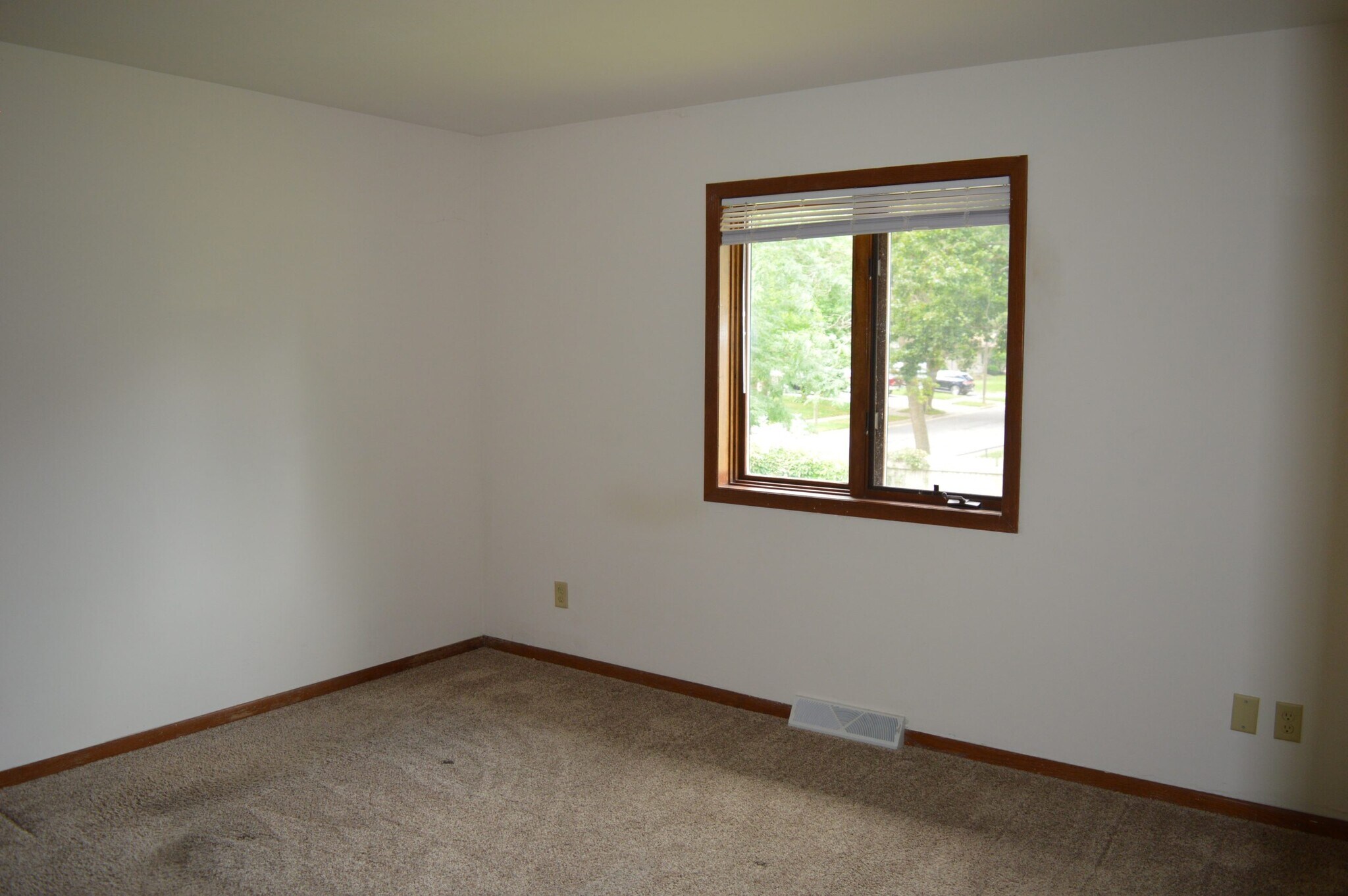 Building Photo - 6938 Chester Dr