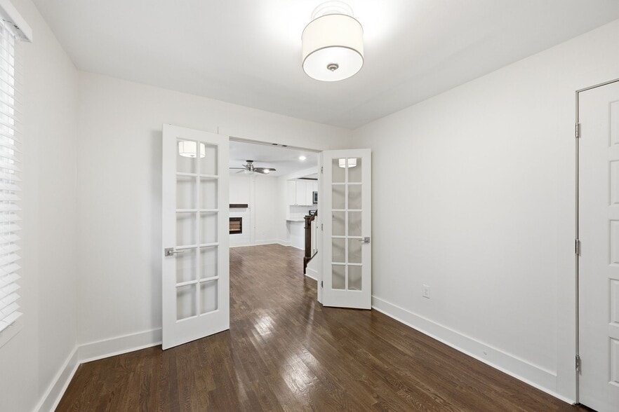 Building Photo - 609 Jay Ct