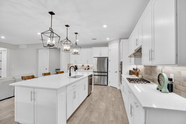 Building Photo - 10281 SW Captiva Dr
