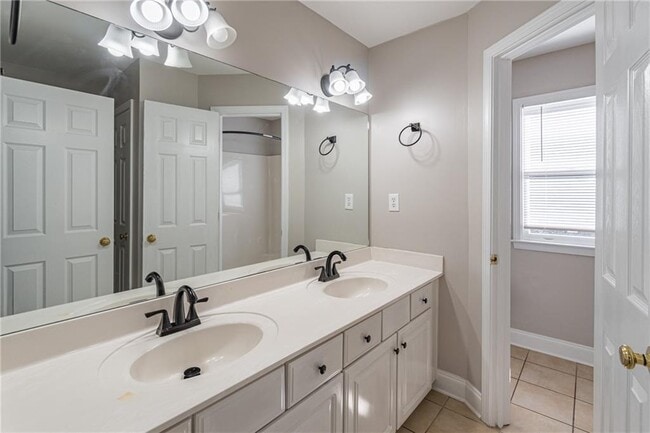 Building Photo - 3147 Crestmont Way NW