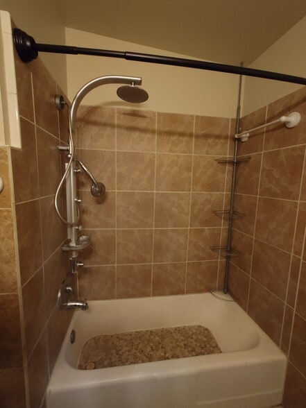 Building Photo - 203 Haverford Dr