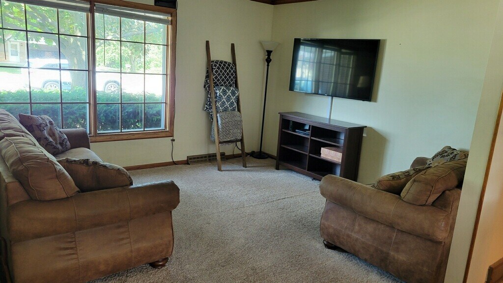 Building Photo - W210N16682 Western Ave