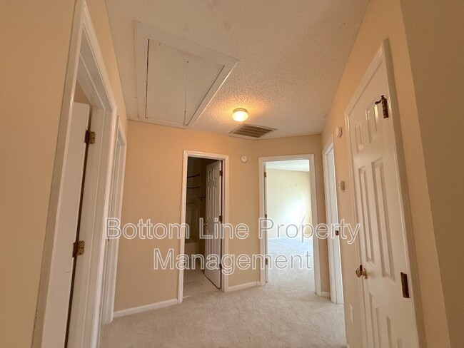 Building Photo - 9423 Fairmead Dr