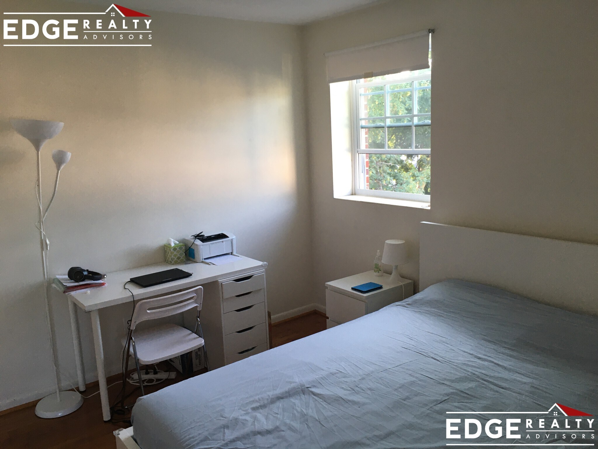 Building Photo - 804 Centre St