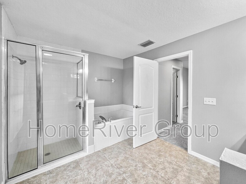Building Photo - 6051 SW 81st St