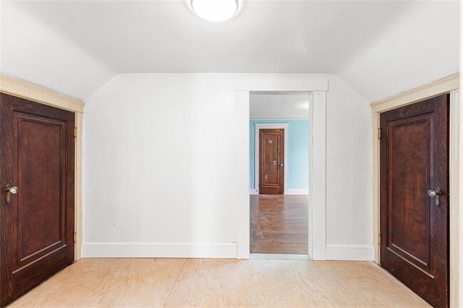 Building Photo - 31 Washington St