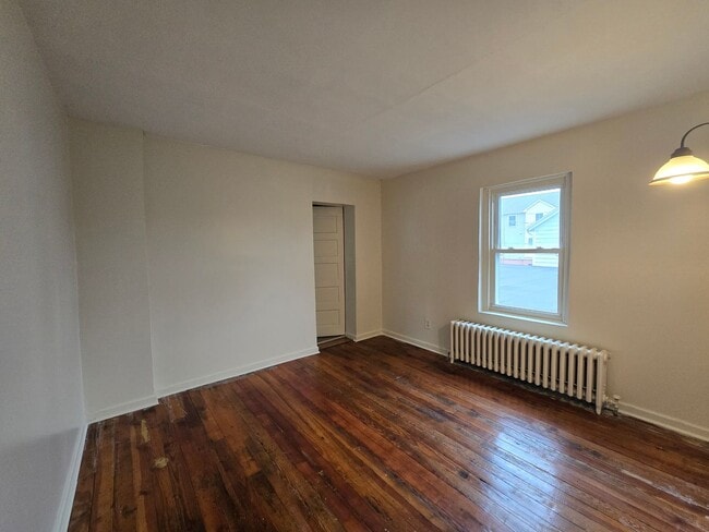 Building Photo - 808 E Morton St